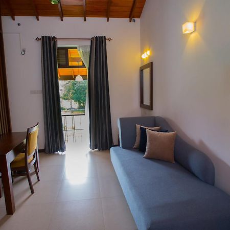 Villa Jasmine Breeze Kaduwela Exteriör bild