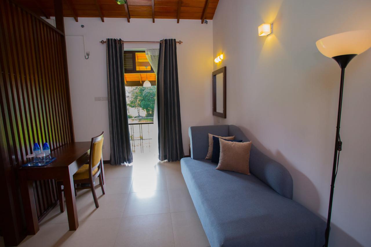 Villa Jasmine Breeze Kaduwela Exteriör bild